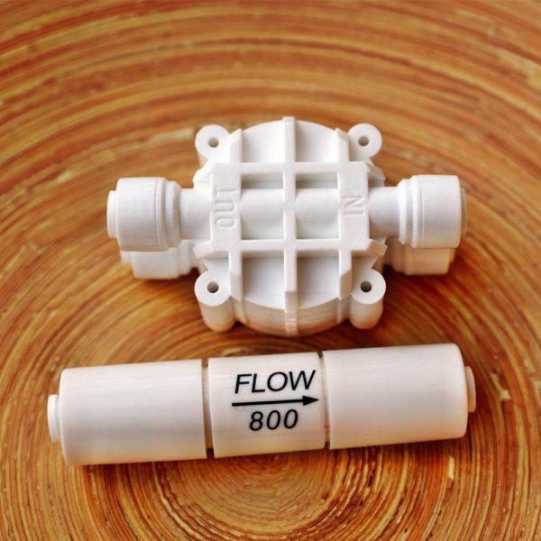 ¿El sistema de ósmosis inversa funciona constantemente, con poca agua?